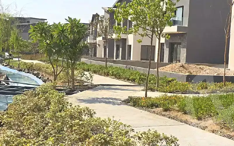 https://aqarmap.com.eg/ar/listing/6821695-for-sale-cairo-new-cairo-compounds-kmbwnd-kryk-twn-il-cazar