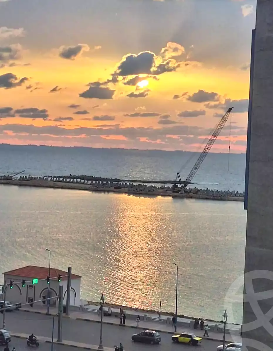 https://aqarmap.com.eg/ar/listing/6822279-for-sale-alexandria-sydy-bshr-sydy-bshr-bhry-khalil-hamada-st