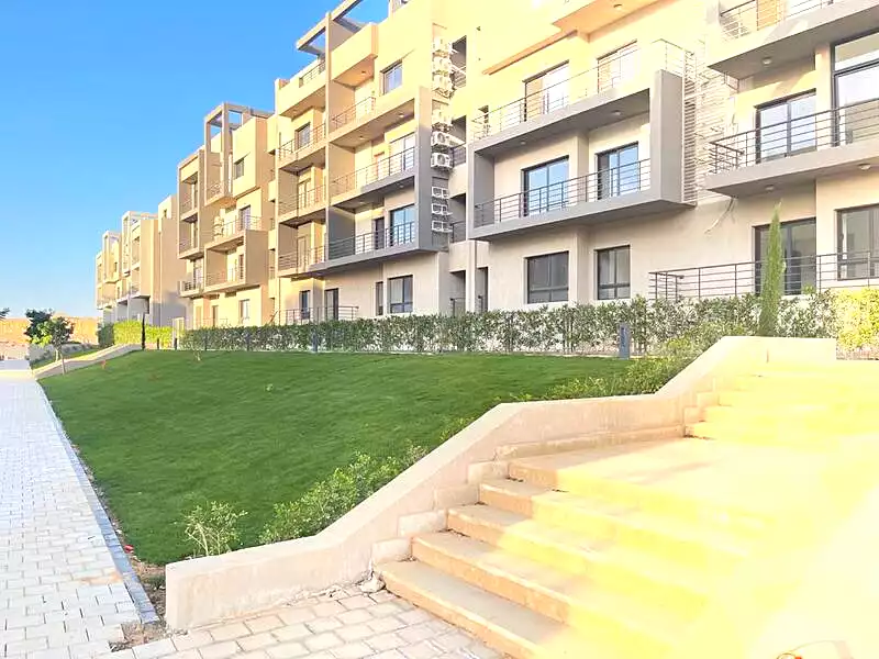 https://aqarmap.com.eg/en/listing/6827387-for-sale-cairo-new-cairo-compounds-fifth-square