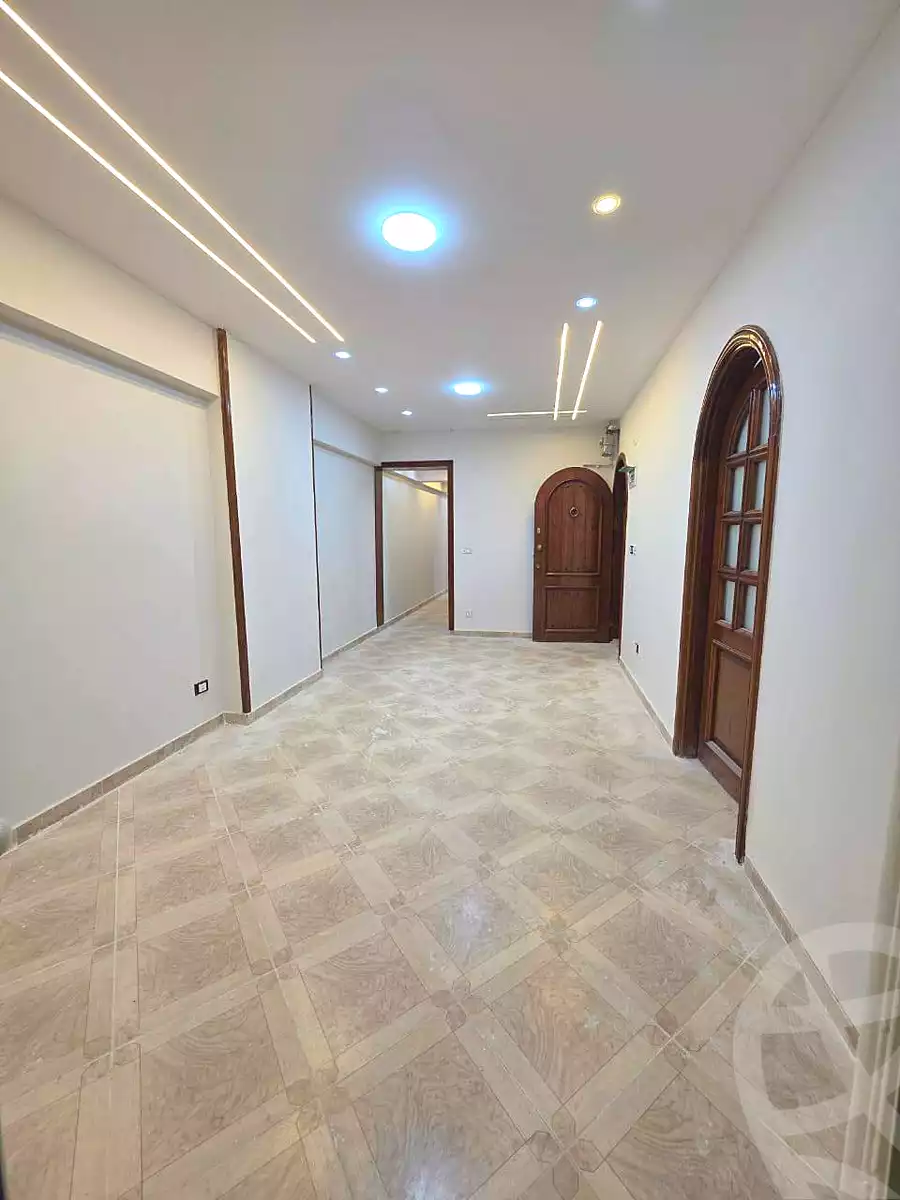 https://aqarmap.com.eg/ar/listing/6827517-for-sale-alexandria-miami-shr-jml-bd-lnsr