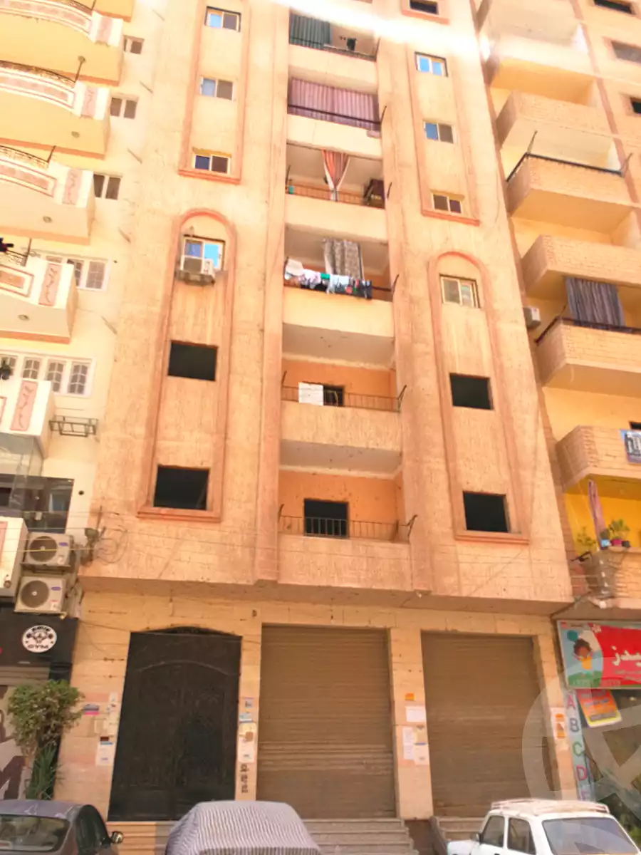 https://aqarmap.com.eg/ar/listing/6828362-for-sale-sharqia-zagazig-zagazig-city-markaz-farouk-st