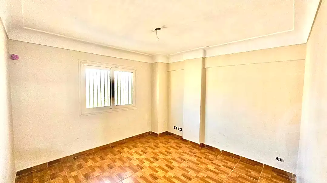https://aqarmap.com.eg/ar/listing/6828530-for-sale-alexandria-moharram-bey-tryq-qn-lswys