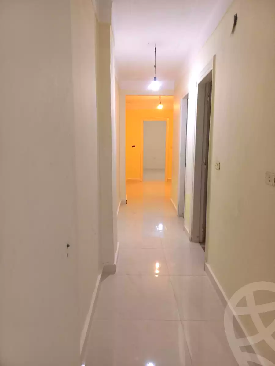 https://aqarmap.com.eg/ar/listing/6829298-for-rent-alexandria-zezenia-ibrahim-el-attar-st