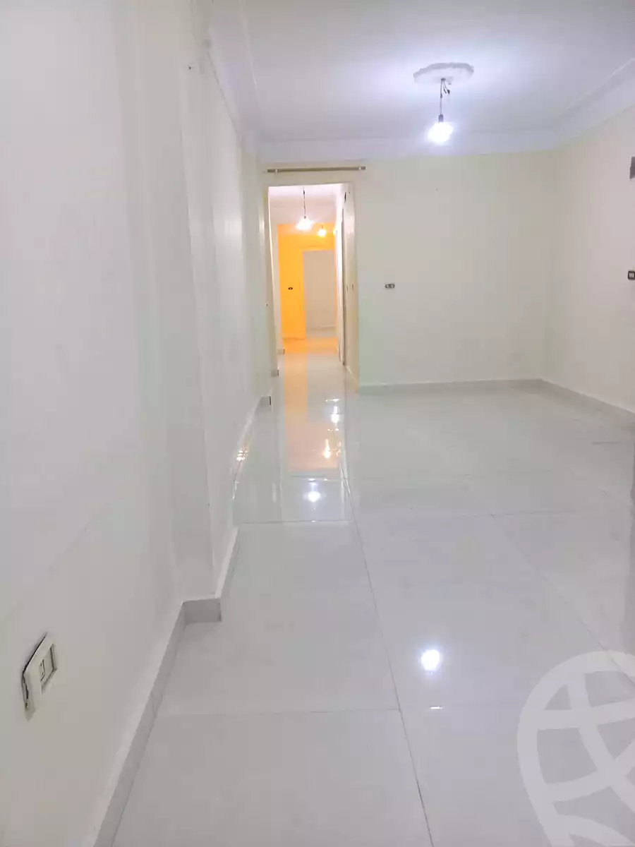 https://aqarmap.com.eg/ar/listing/6829298-for-rent-alexandria-zezenia-ibrahim-el-attar-st
