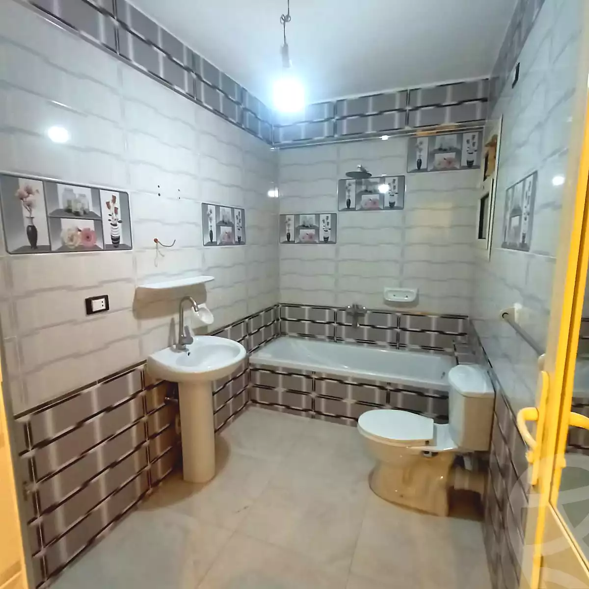 https://aqarmap.com.eg/en/listing/6831673-for-sale-cairo-ain-shams-jsr-lswys