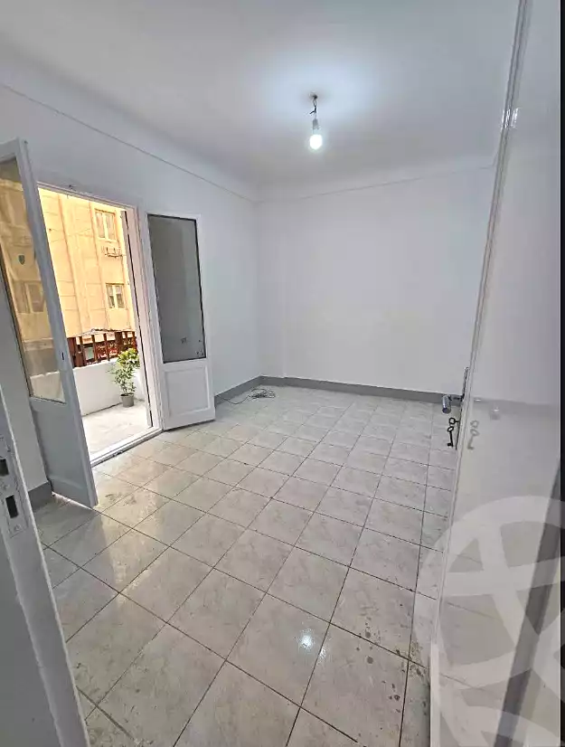 https://aqarmap.com.eg/ar/listing/6835628-for-sale-alexandria-sydy-bshr-sydy-bshr-bhry-amr-el-nogomy-st