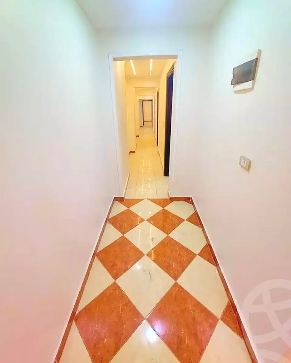 https://aqarmap.com.eg/ar/listing/6836564-for-sale-alexandria-sydy-bshr-sydy-bshr-bhry-street-16