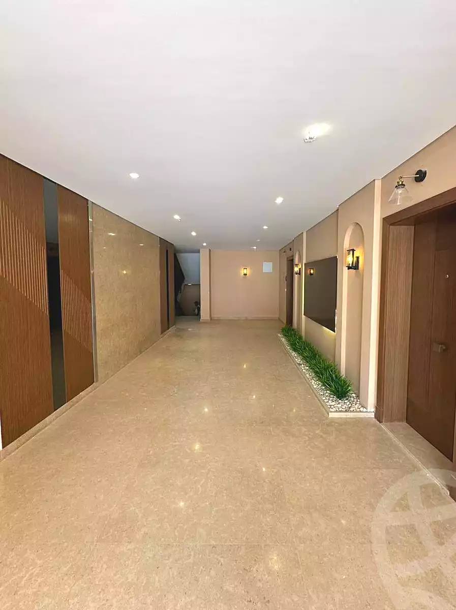 https://aqarmap.com.eg/en/listing/6837546-for-sale-cairo-el-sheikh-zayed-city-compounds-kmbwnd-fyldj-wyst-dr-llttwyr