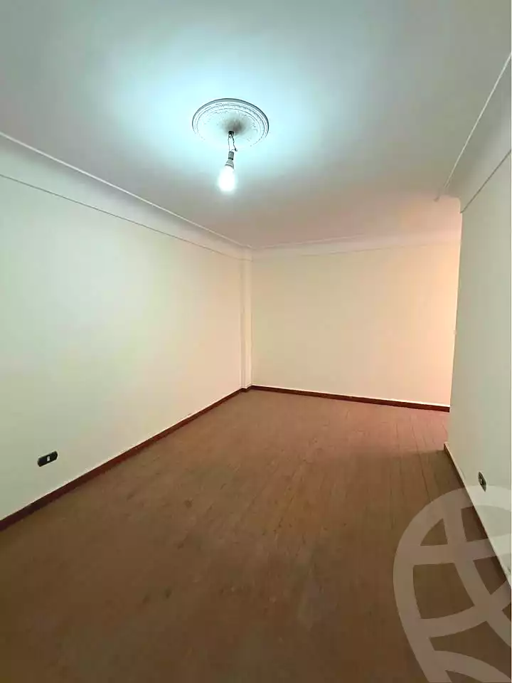 https://aqarmap.com.eg/en/listing/6837776-for-sale-alexandria-el-asafra-ahmed-tiesser-st