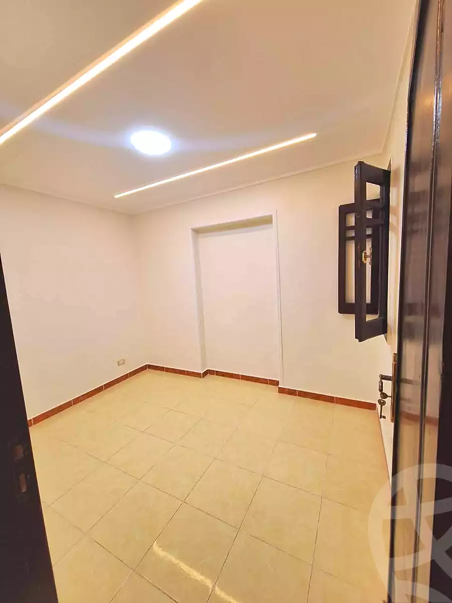 https://aqarmap.com.eg/ar/listing/6838946-for-sale-alexandria-sydy-bshr-sydy-bshr-bhry-shr-mhmwd-l-yswy