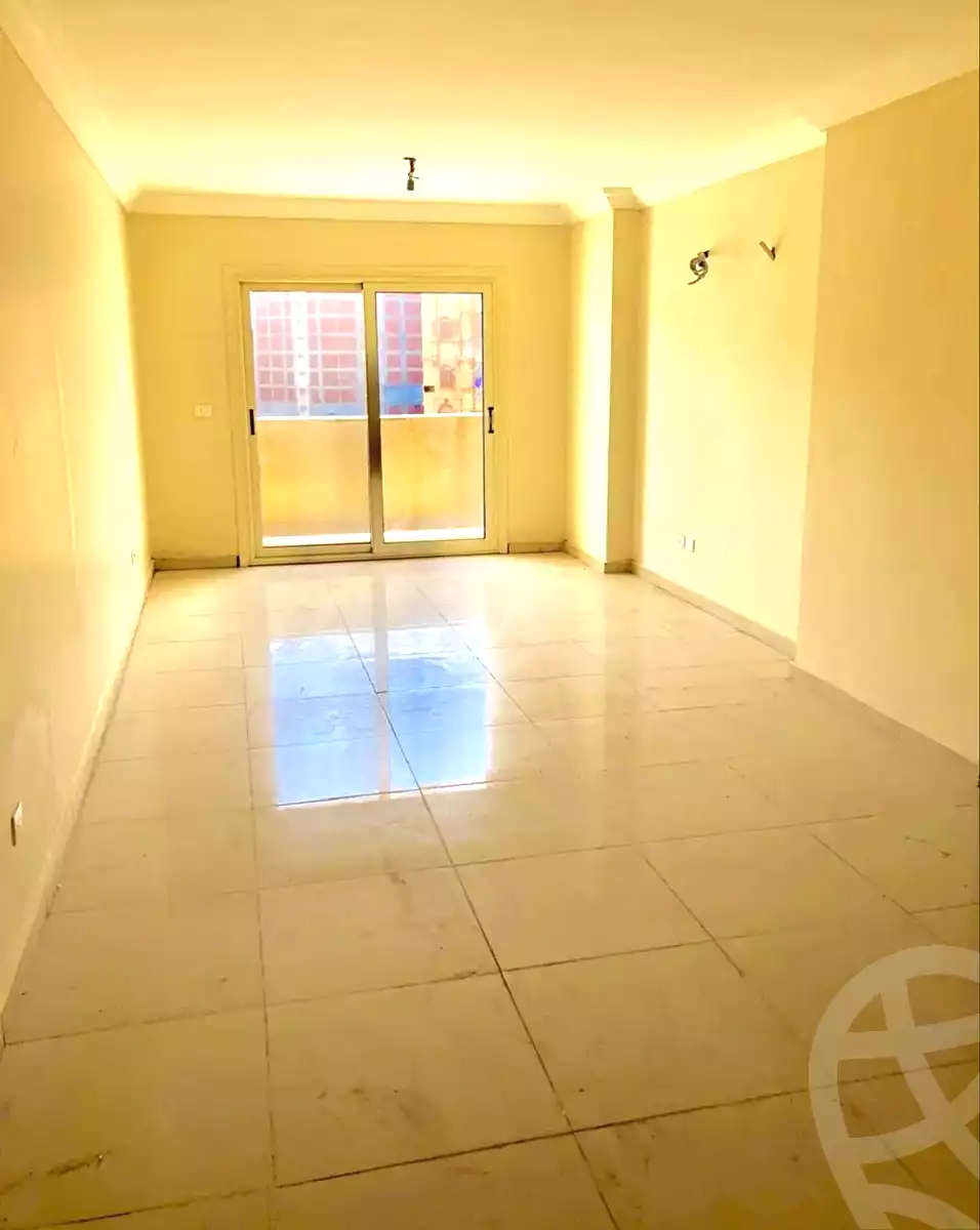 https://aqarmap.com.eg/en/listing/6839016-for-rent-alexandria-lsywf-shamaa