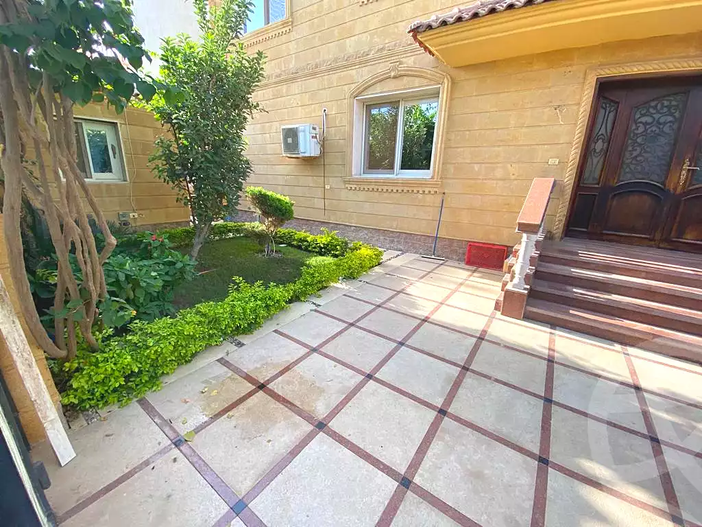 https://aqarmap.com.eg/ar/listing/6839171-for-sale-cairo-el-sheikh-zayed-city-compounds-royal-city