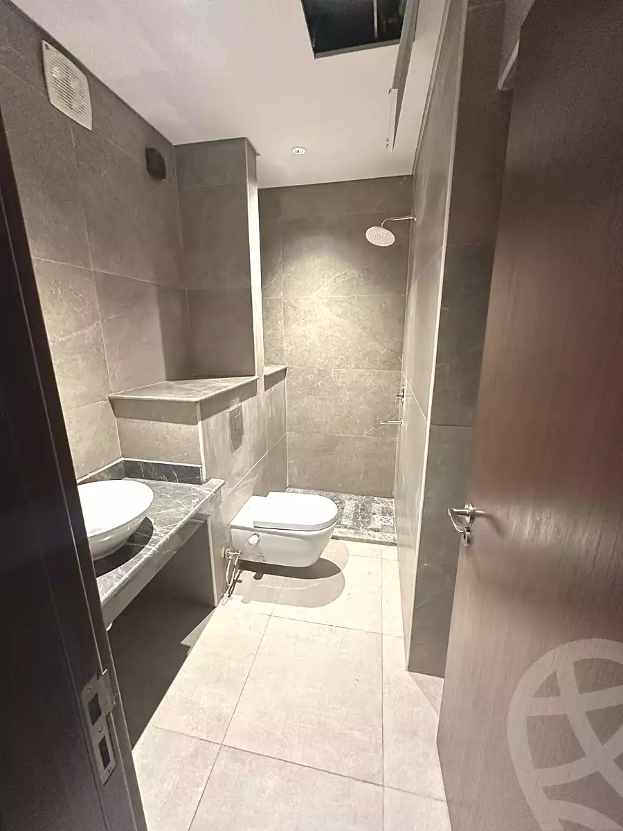 https://aqarmap.com.eg/ar/listing/6839159-for-sale-cairo-el-sheikh-zayed-city-compounds-zyd-wr-llttwyr-z-tower