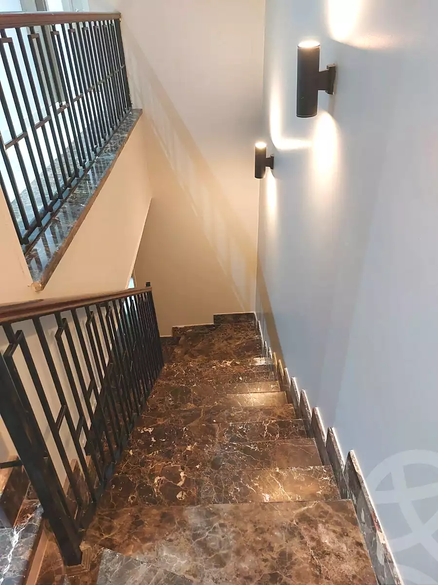 https://aqarmap.com.eg/en/listing/6839321-for-rent-cairo-new-cairo-compounds-mountain-view-hyde-park