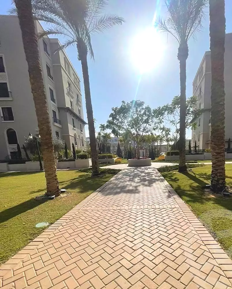 https://aqarmap.com.eg/en/listing/6839381-for-sale-cairo-el-sheikh-zayed-city-compounds-kmbwnd-fyldj-wyst-dr-llttwyr