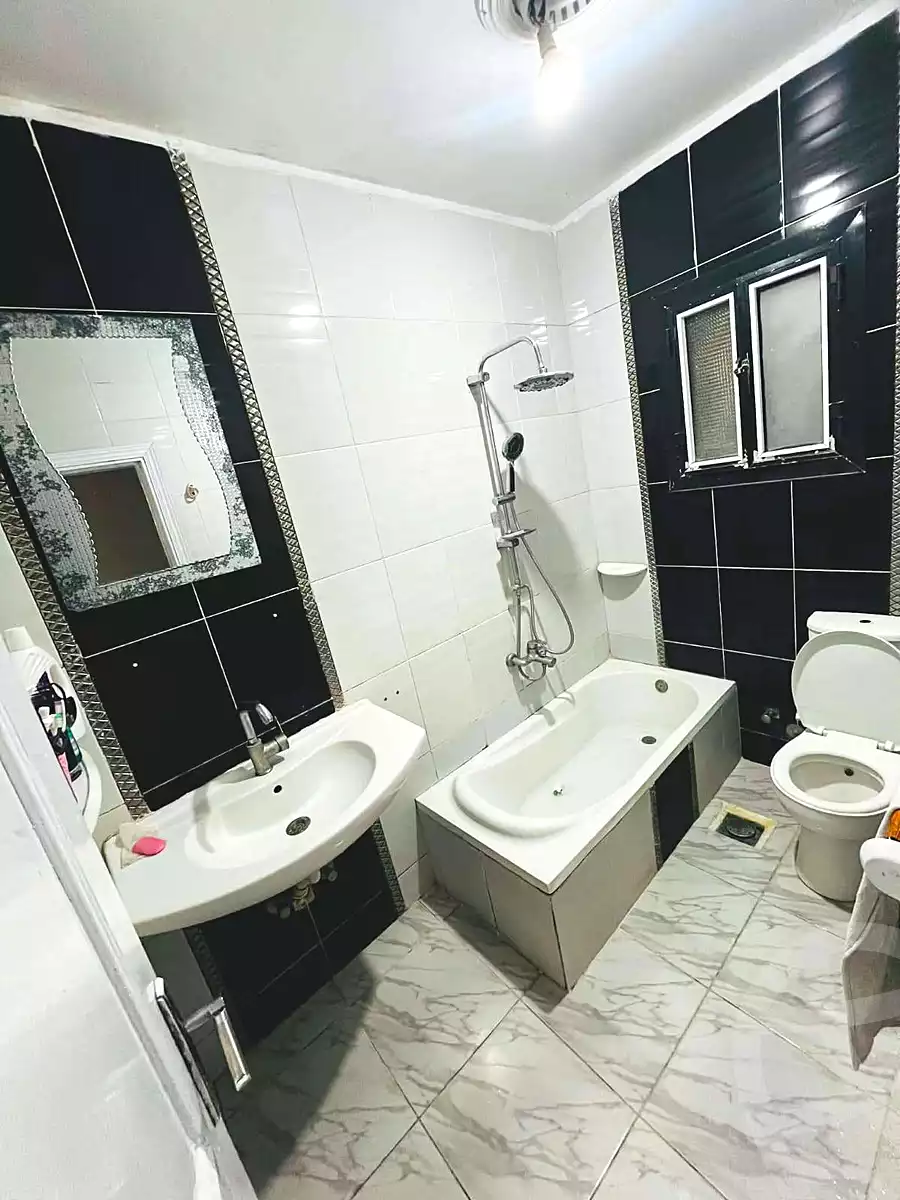 https://aqarmap.com.eg/ar/listing/6839597-for-sale-alexandria-al-agamy-lbytsh