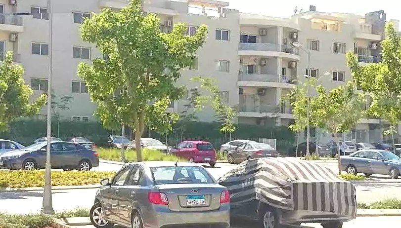 https://aqarmap.com.eg/ar/listing/6841053-for-sale-cairo-el-sheikh-zayed-city-compounds-dh-drys
