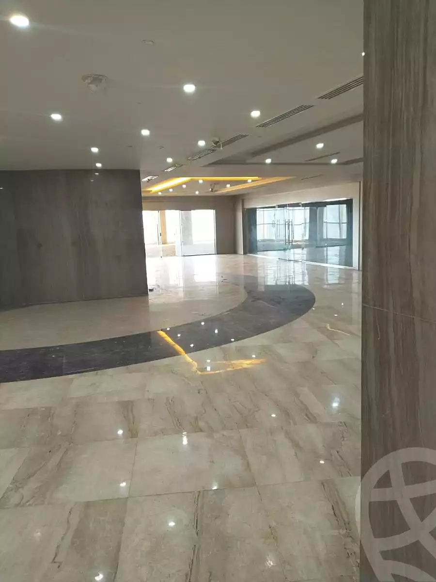https://aqarmap.com.eg/ar/listing/6841731-for-rent-cairo-new-cairo-compounds-vx-golden-square-mall-mercon