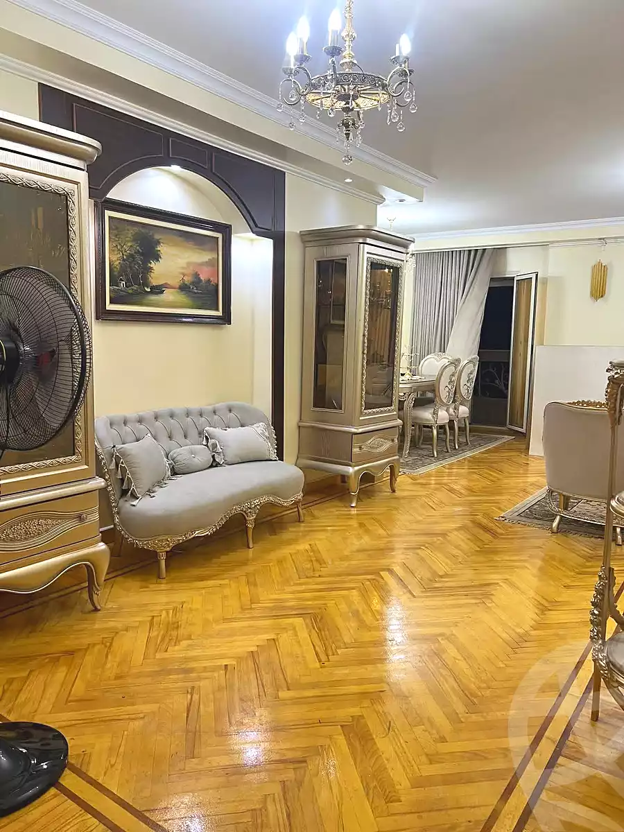 https://aqarmap.com.eg/ar/listing/6842898-for-sale-alexandria-lauran-shaarawy-st