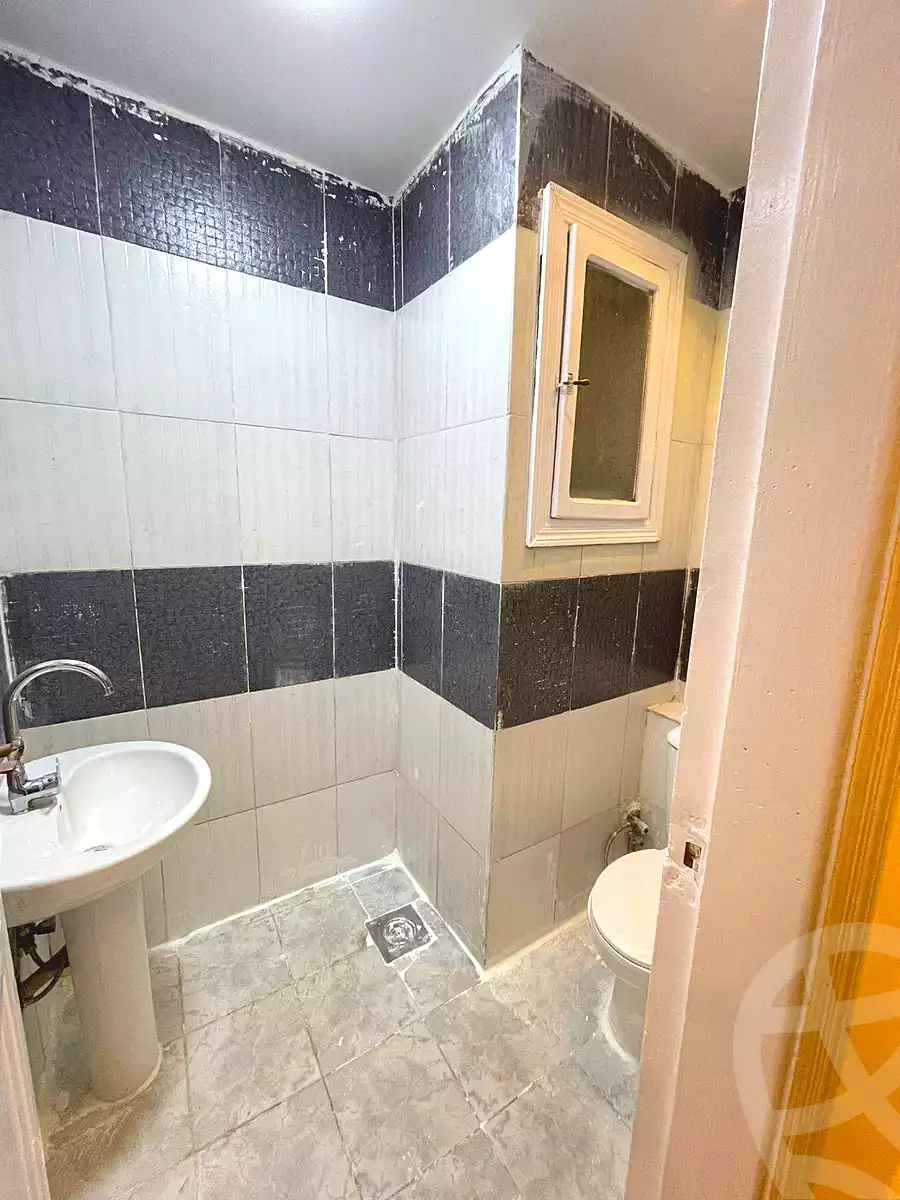 https://aqarmap.com.eg/ar/listing/6843974-for-sale-alexandria-sydy-bshr-sydy-bshr-bhry-gamal-abd-el-nasir-st