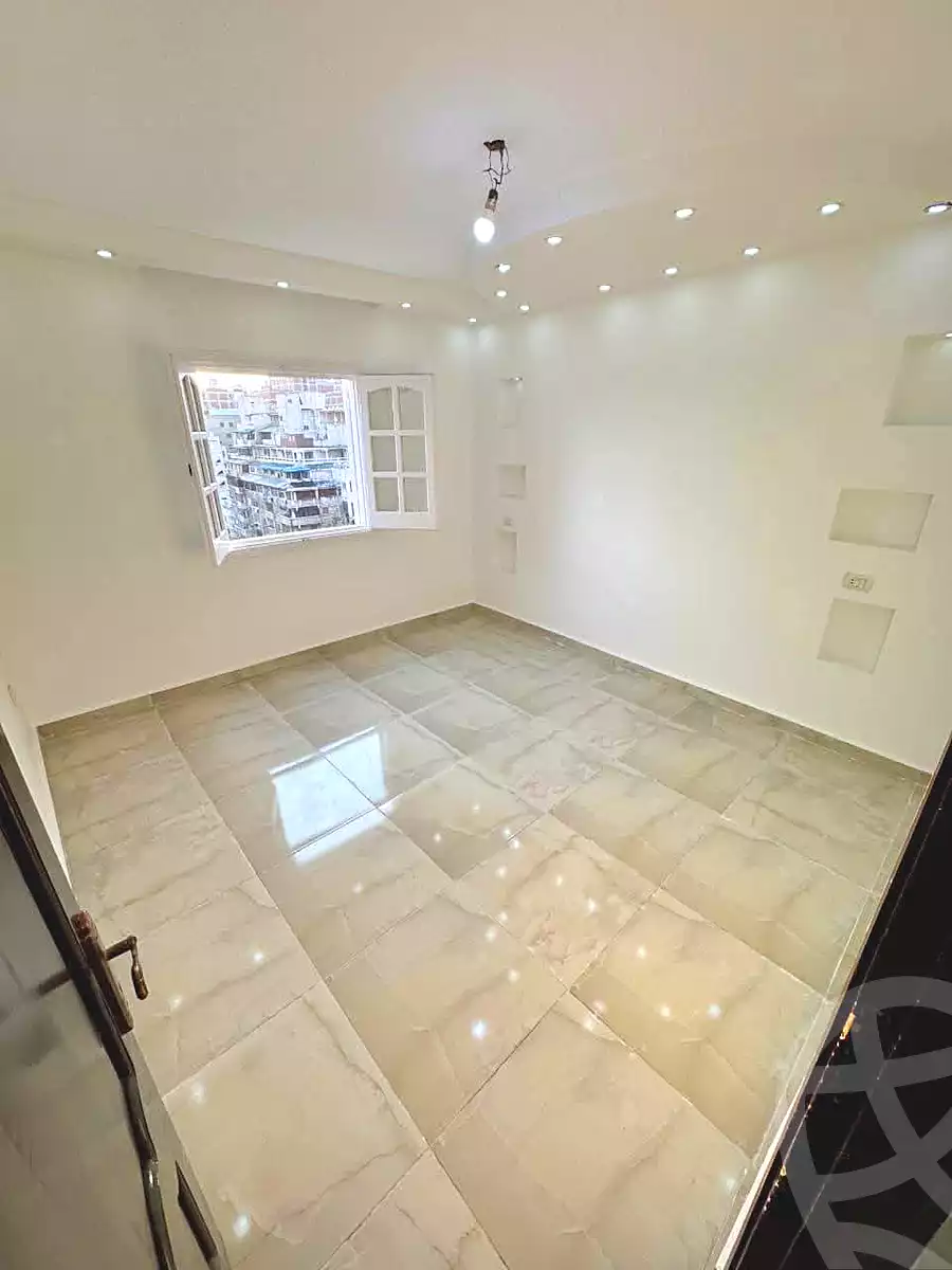 https://aqarmap.com.eg/ar/listing/6843993-for-sale-alexandria-sydy-bshr-sydy-bshr-bhry-gamal-abd-el-nasir-st