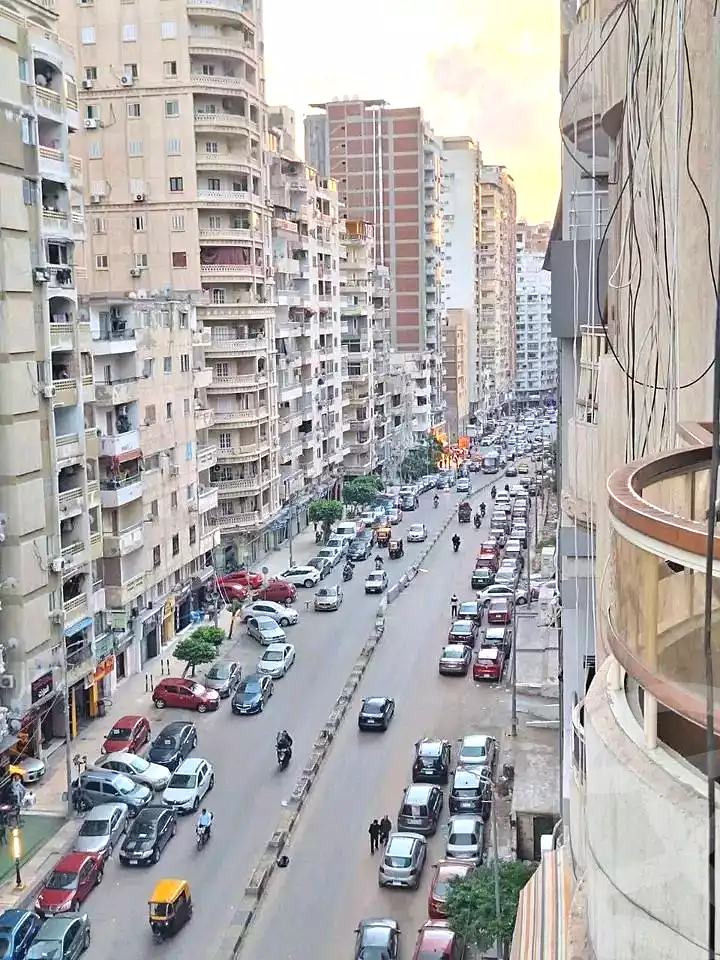 https://aqarmap.com.eg/ar/listing/6844083-for-sale-alexandria-sydy-bshr-sydy-bshr-bhry-shr-mhmwd-l-yswy