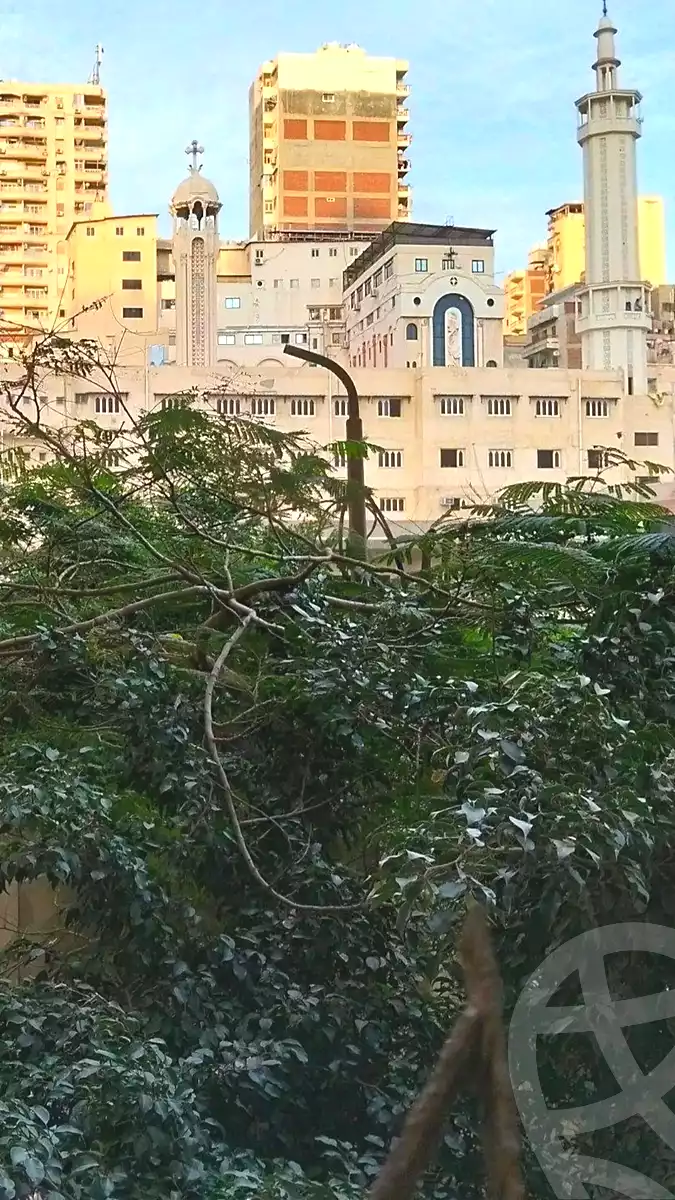 https://aqarmap.com.eg/ar/listing/6845844-for-sale-alexandria-sydy-bshr-sydy-bshr-bhry