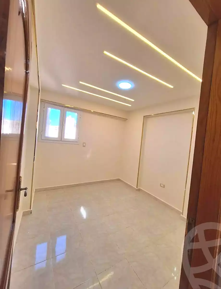 https://aqarmap.com.eg/ar/listing/6846471-for-sale-alexandria-sydy-bshr-sydy-bshr-bhry-shr-mhmwd-l-yswy