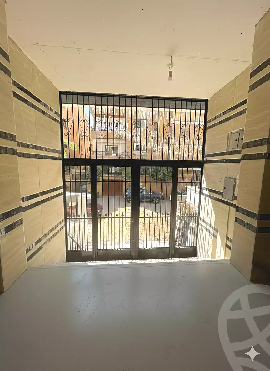 https://aqarmap.com.eg/ar/listing/6787515-for-sale-cairo-6th-of-october-el-ahyaa-neighborhood-2nd-divided-from-al-kafrawei-st