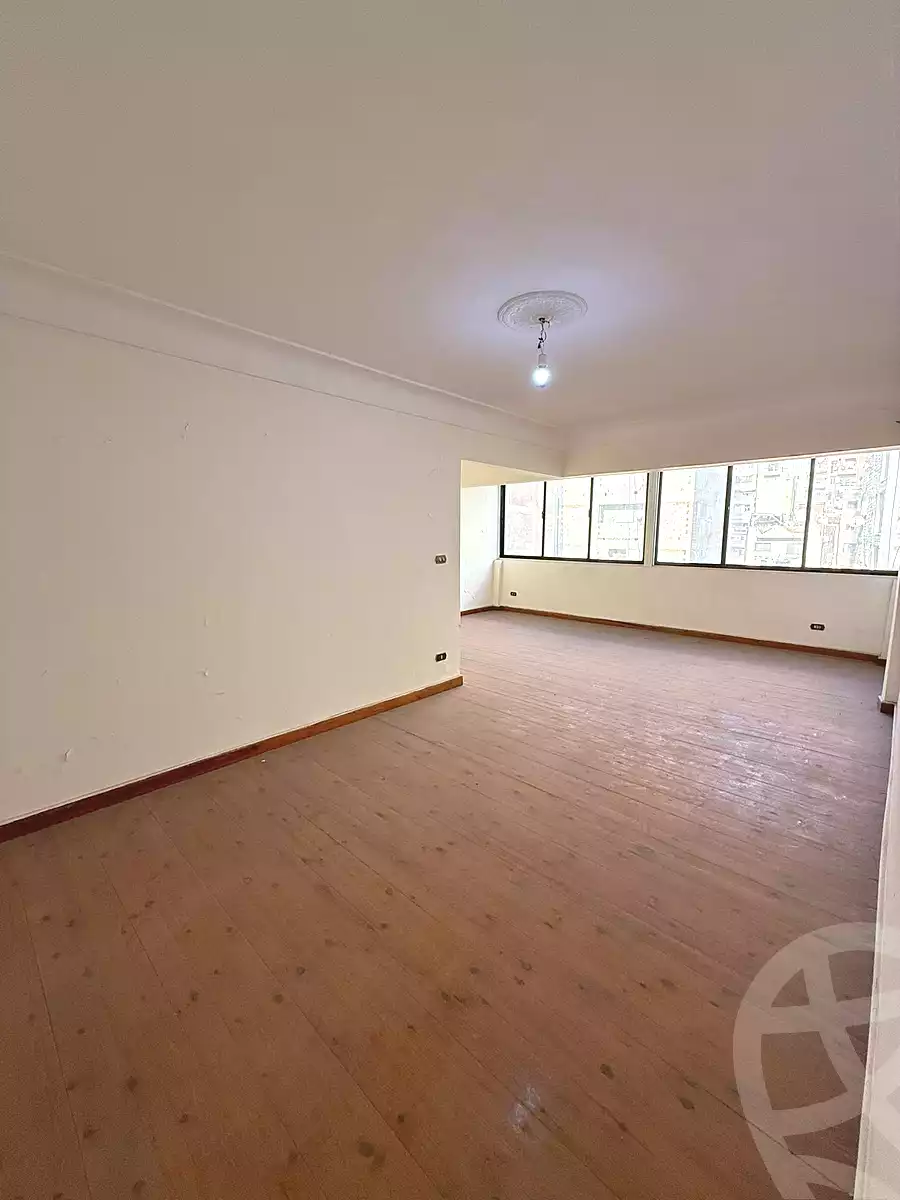 https://aqarmap.com.eg/en/listing/6848832-for-sale-alexandria-el-asafra-ahmed-tiesser-st