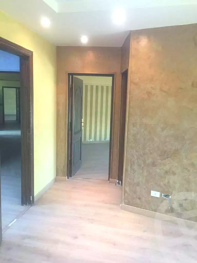 https://aqarmap.com.eg/ar/listing/6849133-for-sale-cairo-6th-of-october-el-hay-el-motamyz-el-motamayez-neighborhood-soaad-kafafi-st