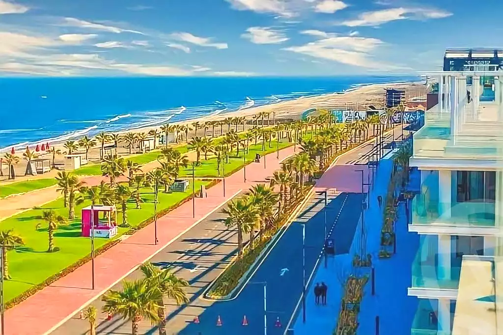 https://aqarmap.com.eg/en/listing/6851304-for-sale-port-said-kmbwnd-fy-bwr-s-yd-porto-said-compound-amer-group
