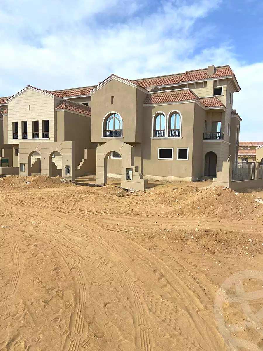 https://aqarmap.com.eg/en/listing/6851347-for-sale-cairo-el-shorouk-compounds-maadi-view