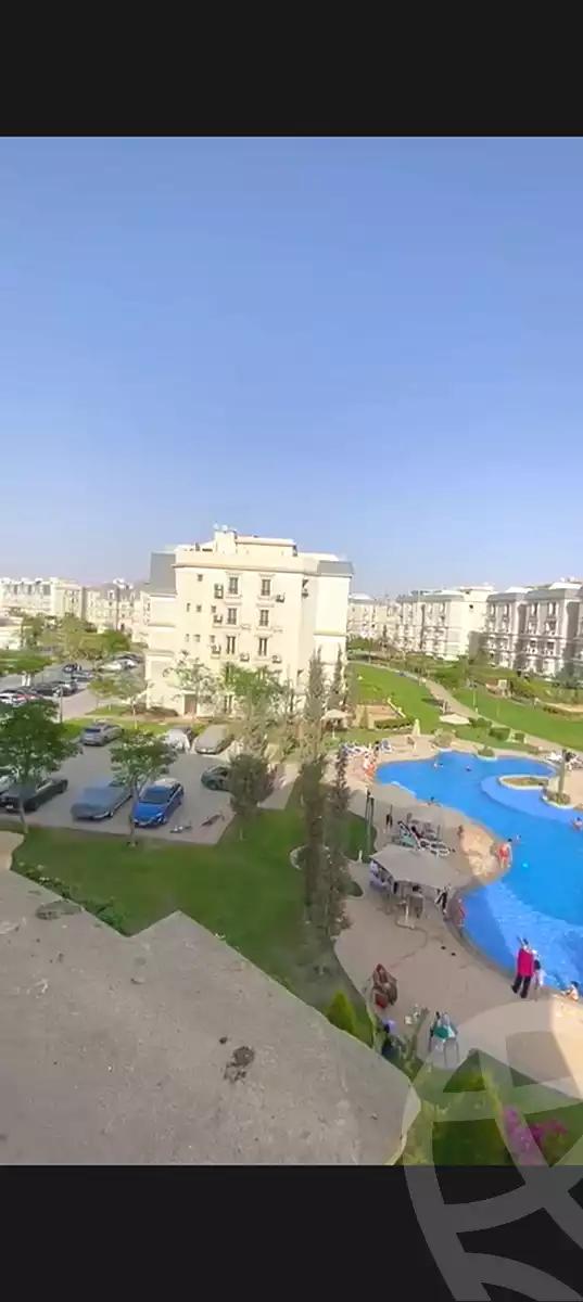 https://aqarmap.com.eg/en/listing/6853372-for-sale-cairo-new-cairo-compounds-mountain-view-hyde-park