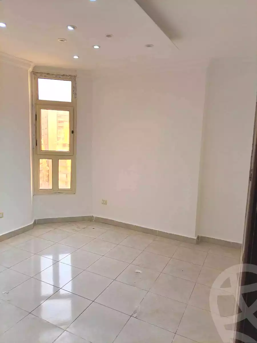 https://aqarmap.com.eg/en/listing/6853401-for-rent-alexandria-sydy-bshr