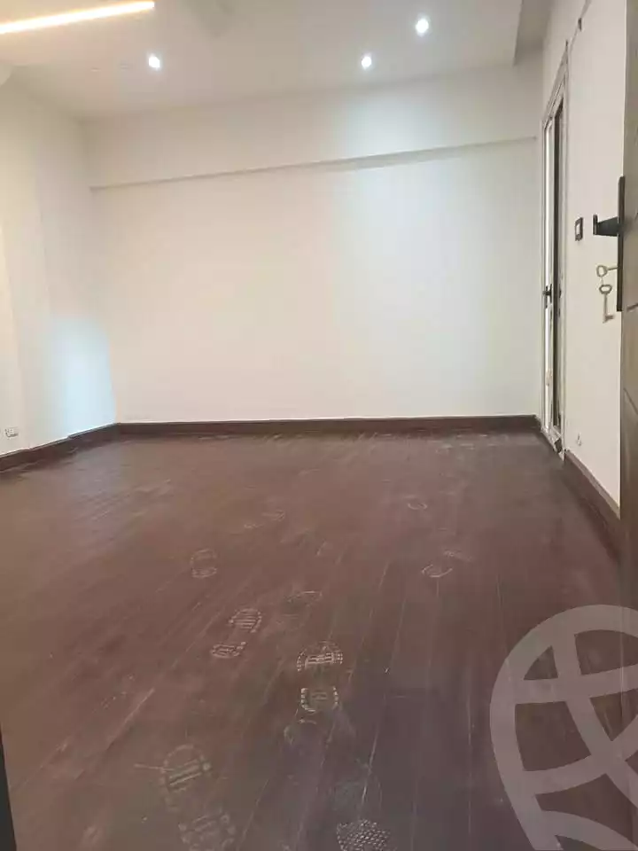 https://aqarmap.com.eg/en/listing/6854850-for-sale-alexandria-el-mandara-alex-el-mandara-bahri