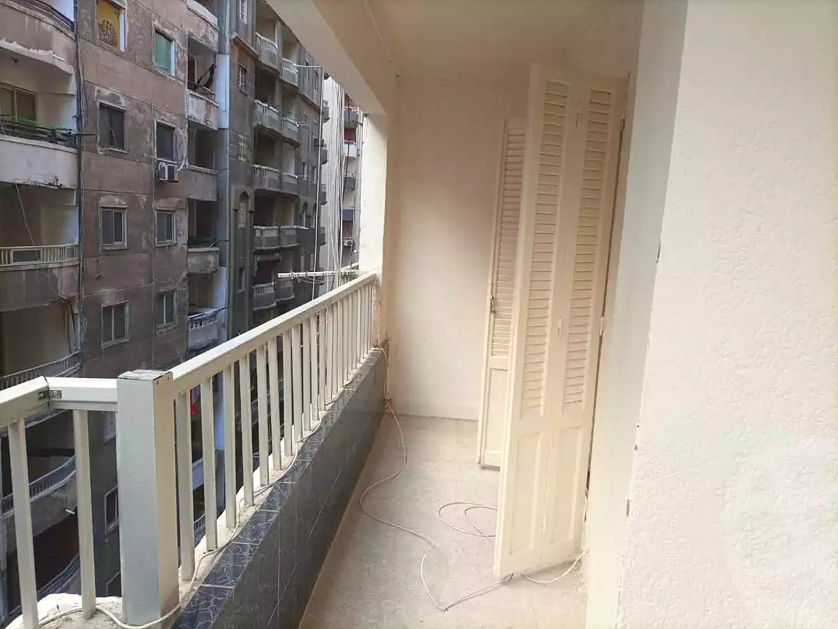 https://aqarmap.com.eg/en/listing/6855996-for-sale-alexandria-el-asafra-l-sfr-bhry