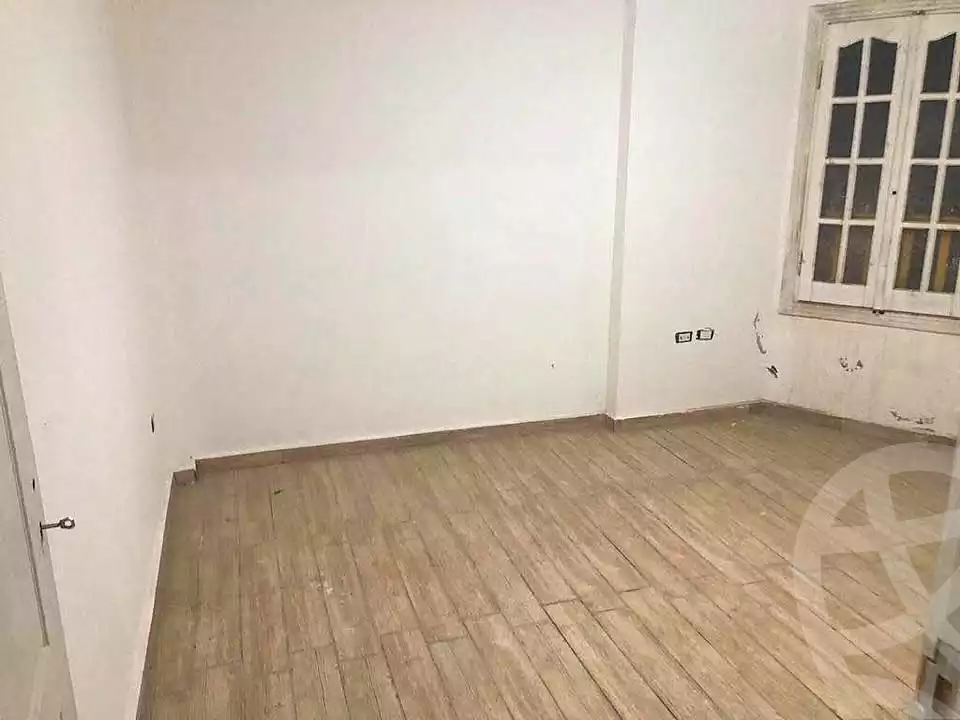 https://aqarmap.com.eg/ar/listing/6857020-for-sale-alexandria-new-miami-street-10