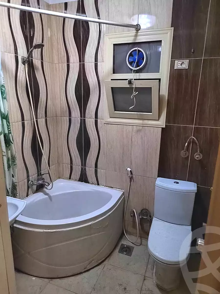 https://aqarmap.com.eg/ar/listing/6857406-for-sale-cairo-ain-shams-ain-shams-el-sharkia-el-zahraa-st