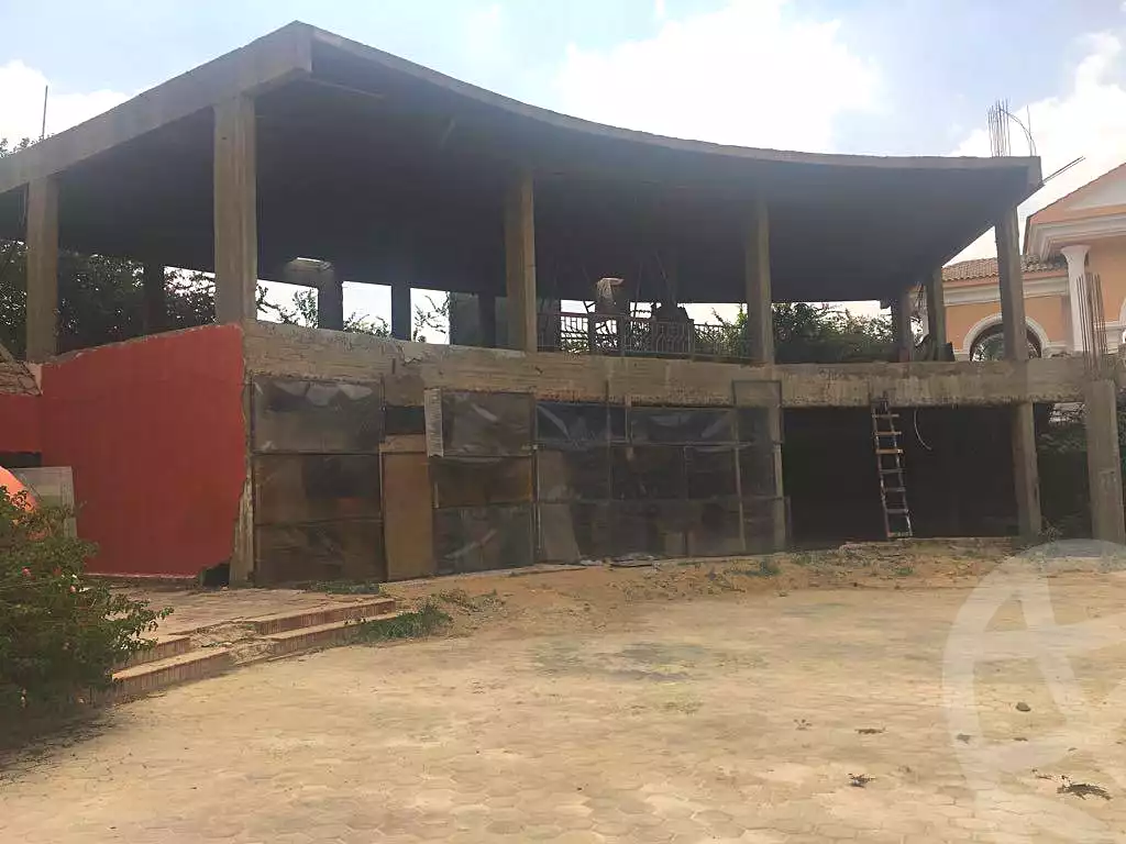 https://aqarmap.com.eg/en/listing/6858323-for-sale-cairo-el-sheikh-zayed-city-shr-lbstn