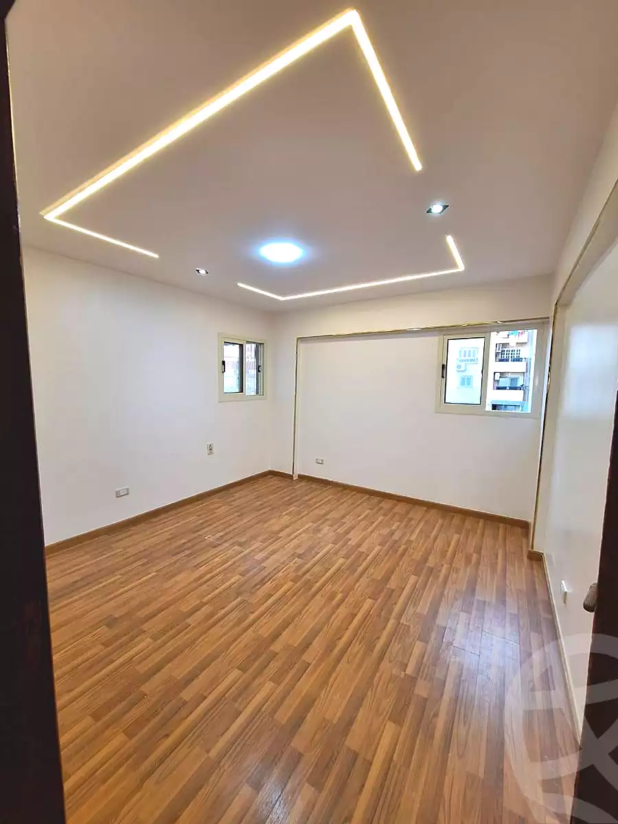 https://aqarmap.com.eg/ar/listing/6858627-for-sale-alexandria-miami-mahmoud-el-isawy-st