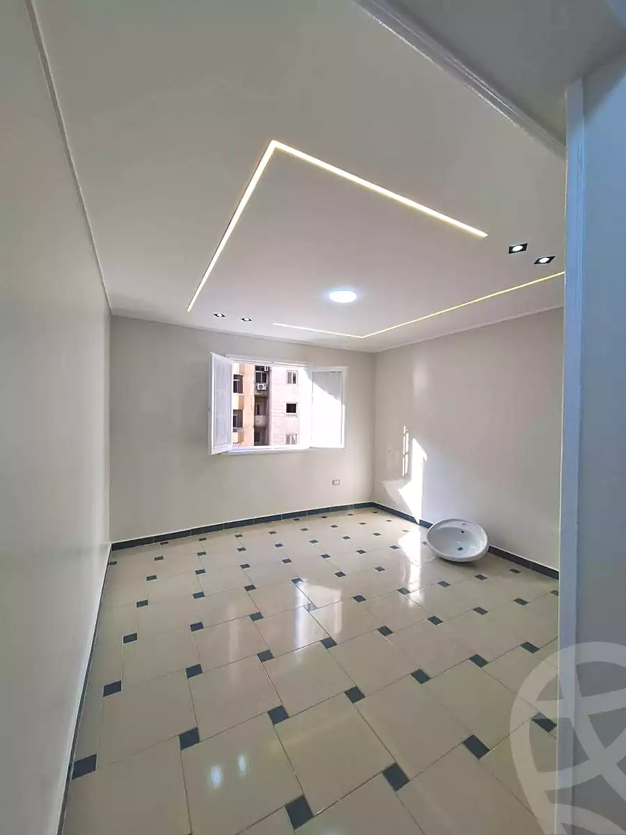 https://aqarmap.com.eg/ar/listing/6859258-for-sale-alexandria-sydy-bshr-sydy-bshr-bhry-shr-mhmwd-l-yswy