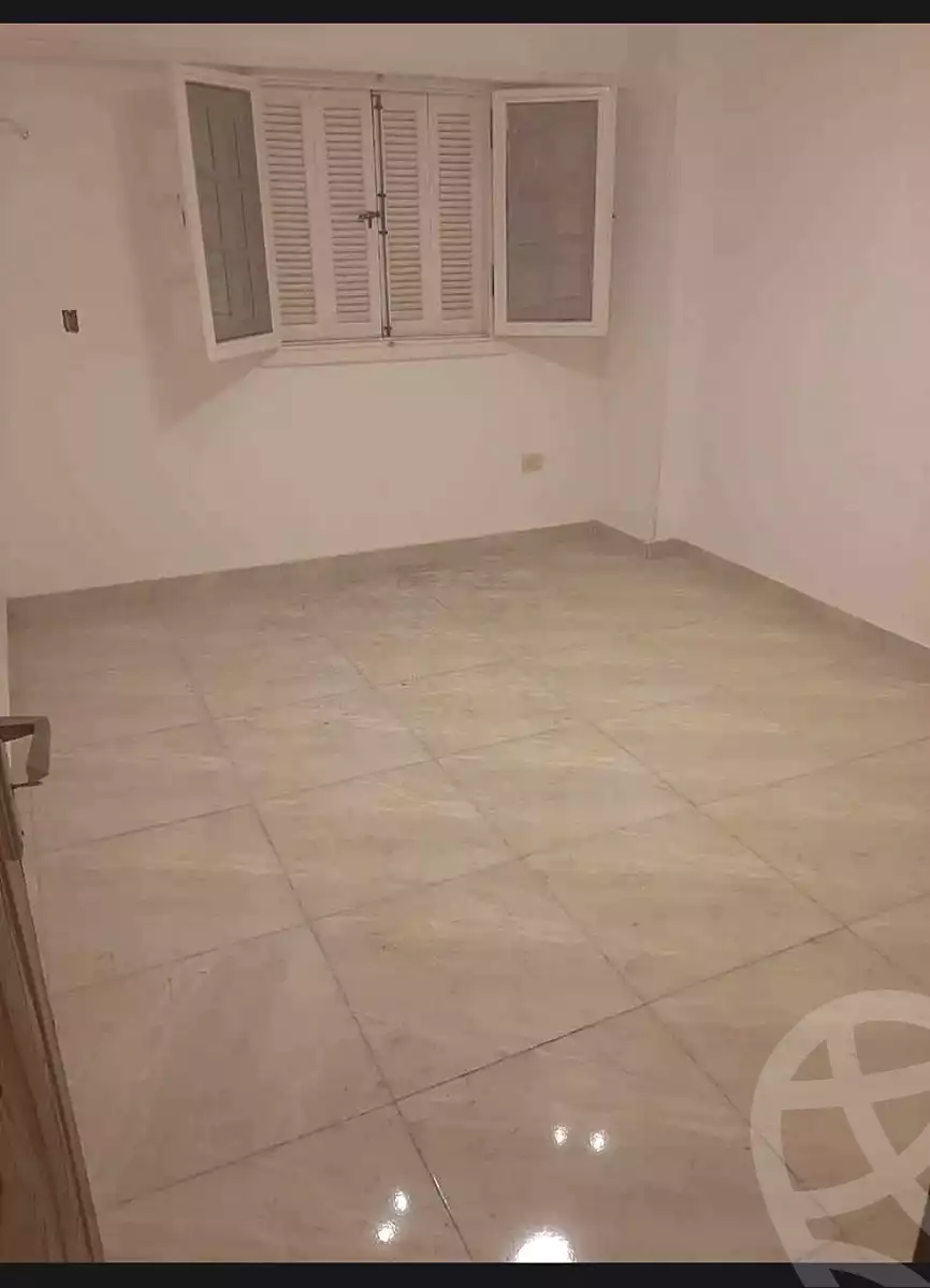 https://aqarmap.com.eg/ar/listing/6860876-for-sale-alexandria-moharram-bey-tryq-qn-lswys