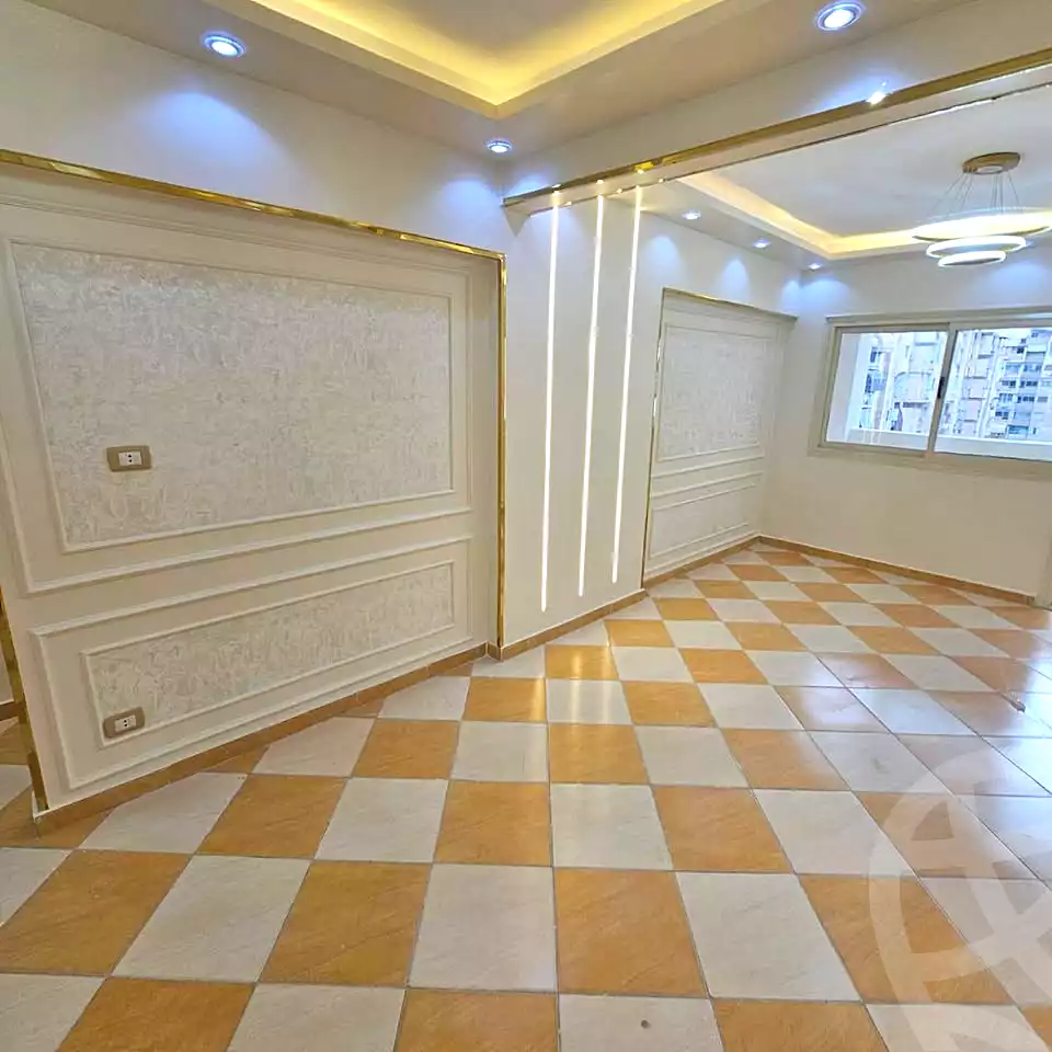 https://aqarmap.com.eg/ar/listing/6864561-for-sale-alexandria-miami-shr-jml-bd-lnsr