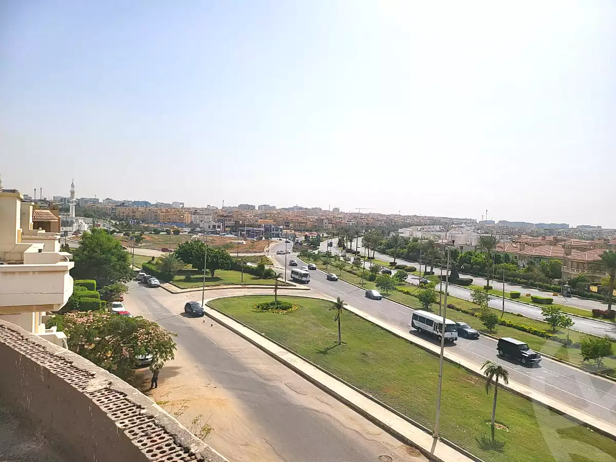 https://aqarmap.com.eg/ar/listing/6866660-for-sale-cairo-new-cairo-ganob-el-akadamiya-orouba-axis