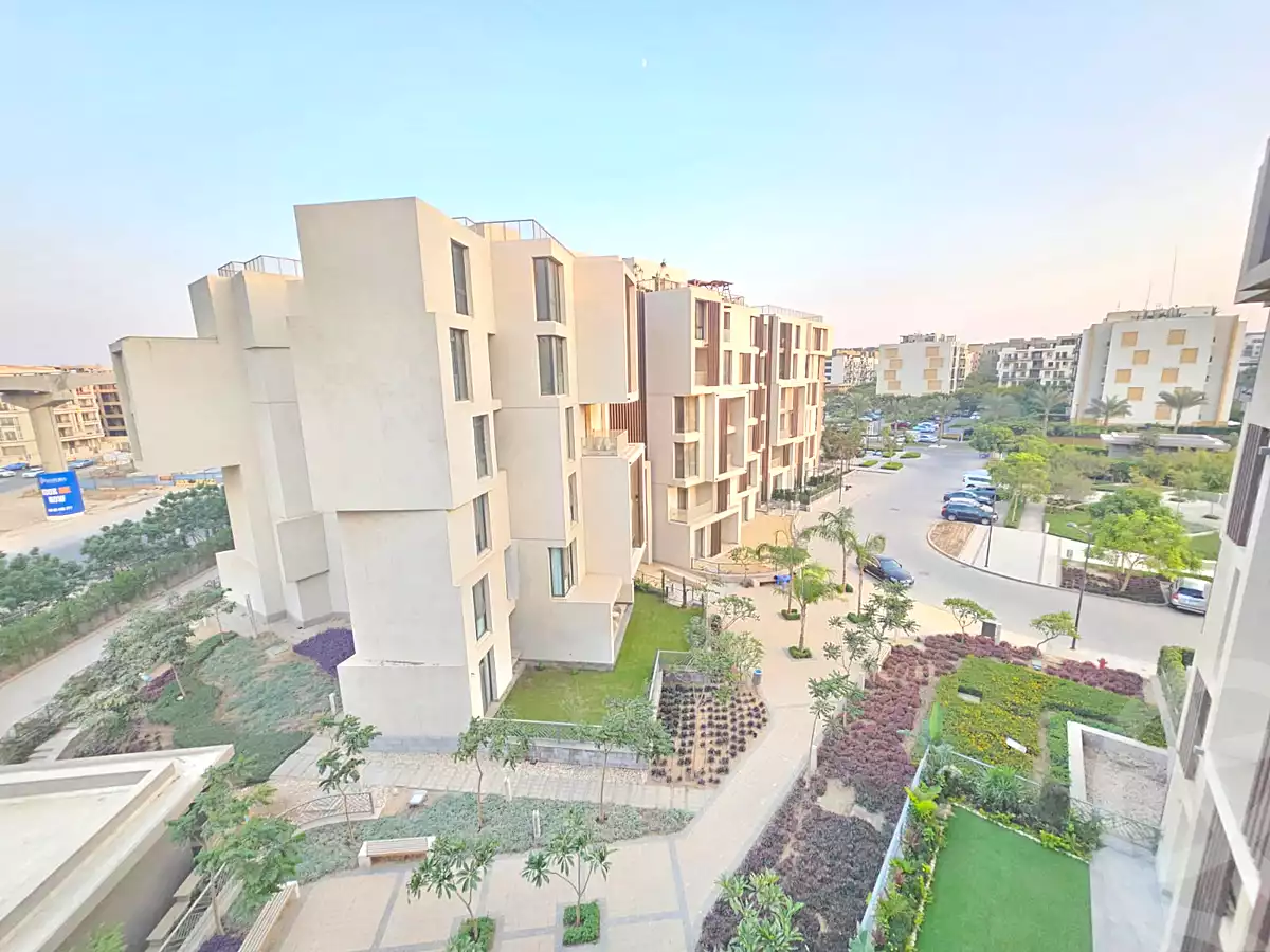 https://aqarmap.com.eg/ar/listing/6868695-for-sale-cairo-new-cairo-compounds-eastown-spectrum-eastown-compound