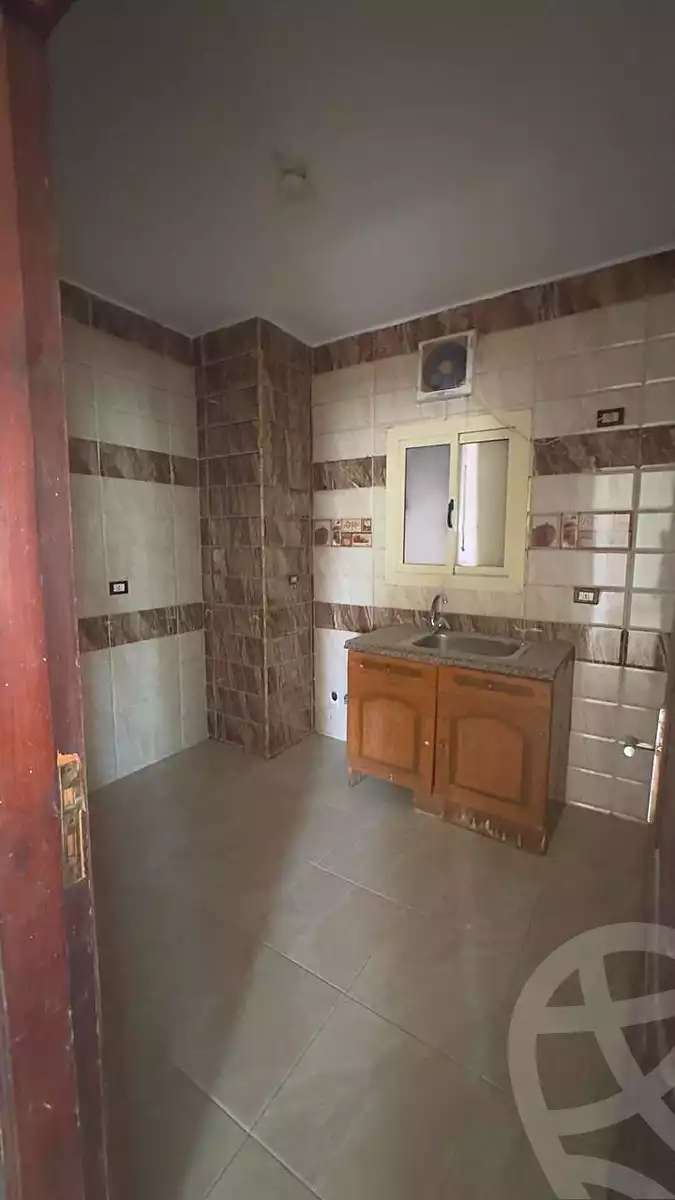 https://aqarmap.com.eg/ar/listing/6868719-for-rent-cairo-6th-of-october-el-ahyaa-neighborhood-3rd-al-hay-al-thalith-st