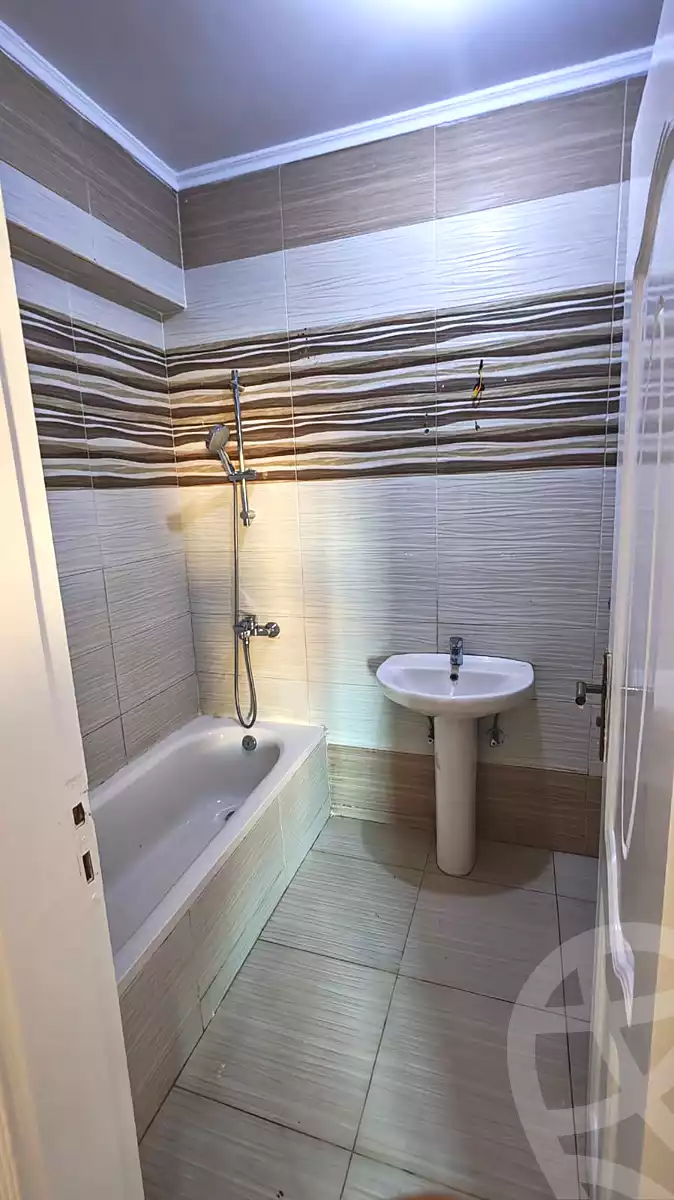 https://aqarmap.com.eg/en/listing/6868811-for-rent-cairo-6th-of-october-compounds-dream-land-flower-resort