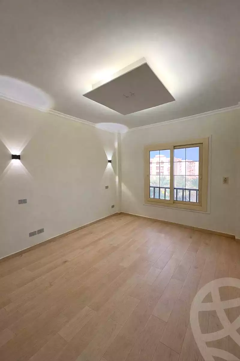 https://aqarmap.com.eg/ar/listing/6870511-for-sale-cairo-new-cairo-lrhb-city-phase-5-talaat-mostafa-st