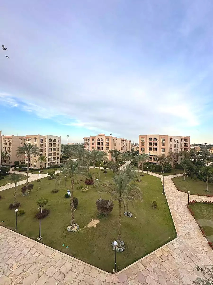 https://aqarmap.com.eg/ar/listing/6870511-for-sale-cairo-new-cairo-lrhb-city-phase-5-talaat-mostafa-st